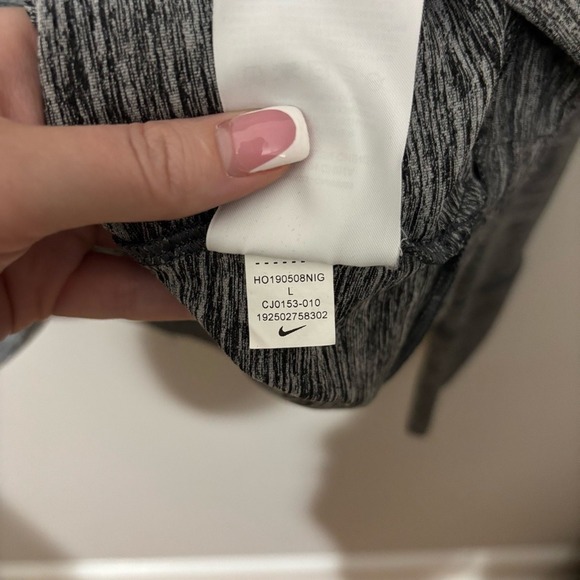 Nike Gray Utility Jacket with Versatile Design - Picture 6 of 6